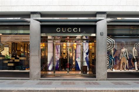 gucci milano montenapoleone|gucci in milan italy.